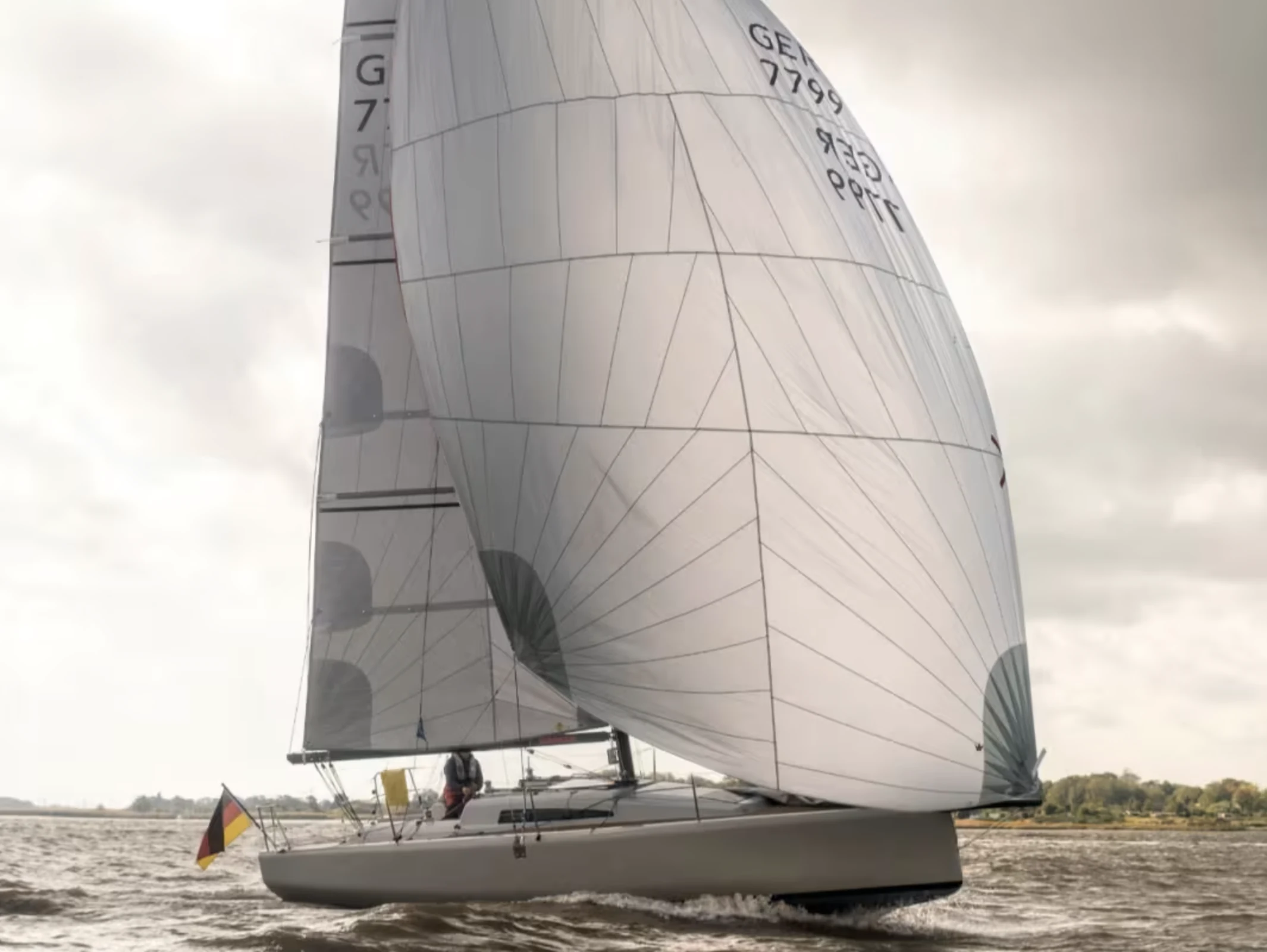 MB9 Keena sailing